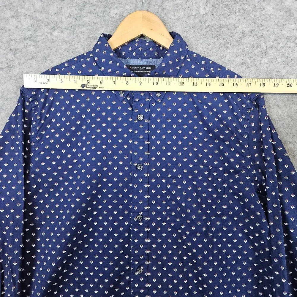 Banana Republic Men's Button Down‎ Shirt Size L Double Diamond Geometric Print
